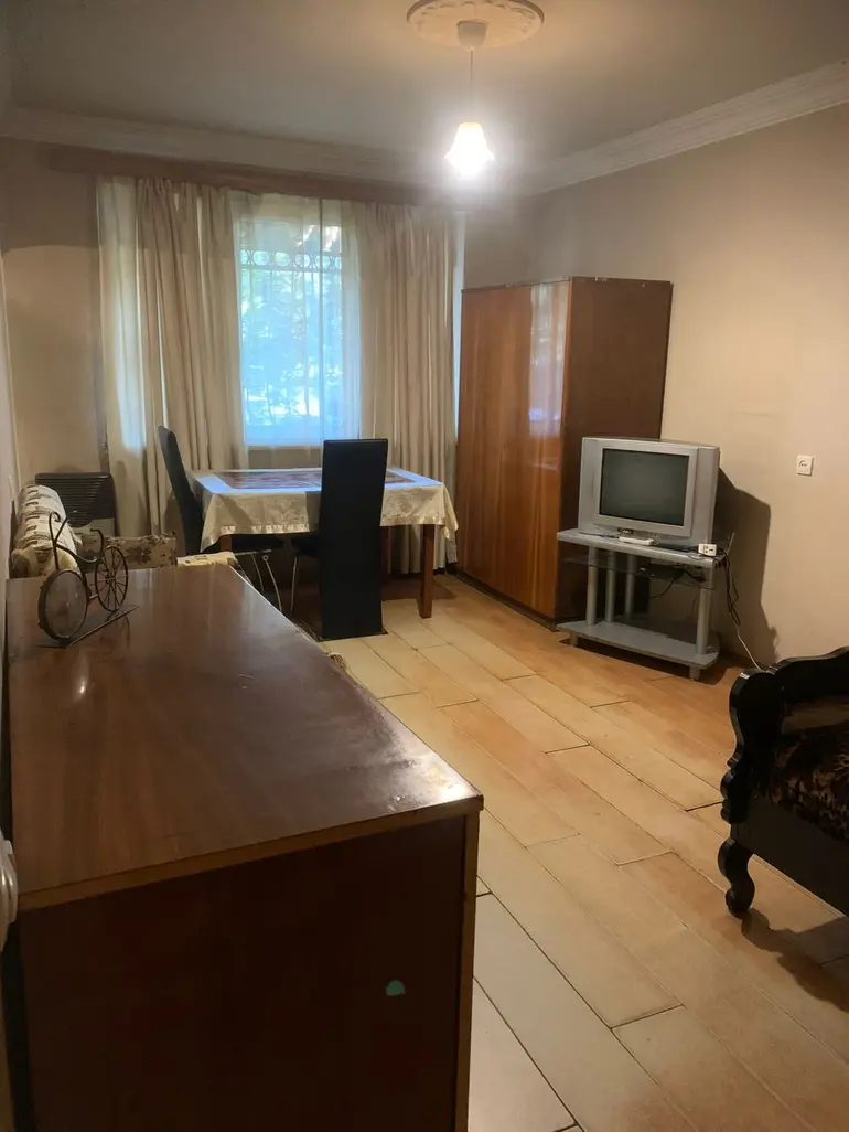 1 odalı daire, Şuamta Sokağı
