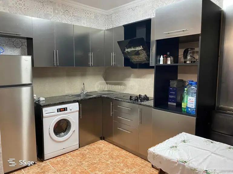1 yatak odalı daire, Tskneti Yolu