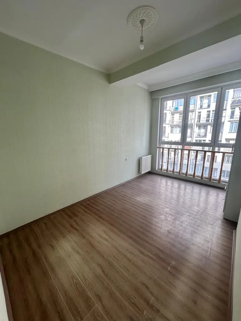 3-room apartment, კოსმონავტების სანაპირო