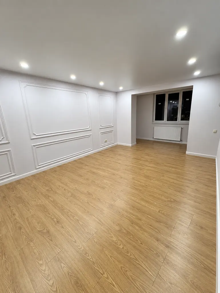 Wohnung mit 2 Schlafzimmern, Petre-Kawtaradse-Straße