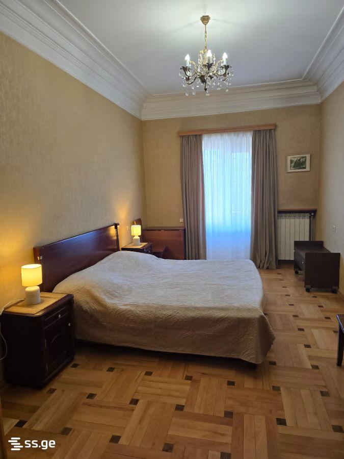 Wohnung mit 2 Schlafzimmern, Soliko-Wirsaladse-Straße