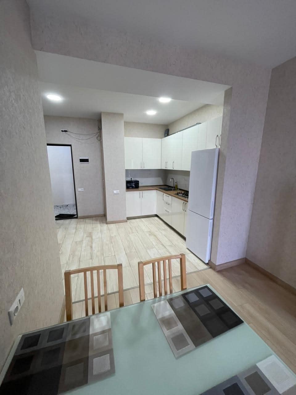 Wohnung mit 1 Schlafzimmer, Schalwa-Asmaipharaschwili-Straße