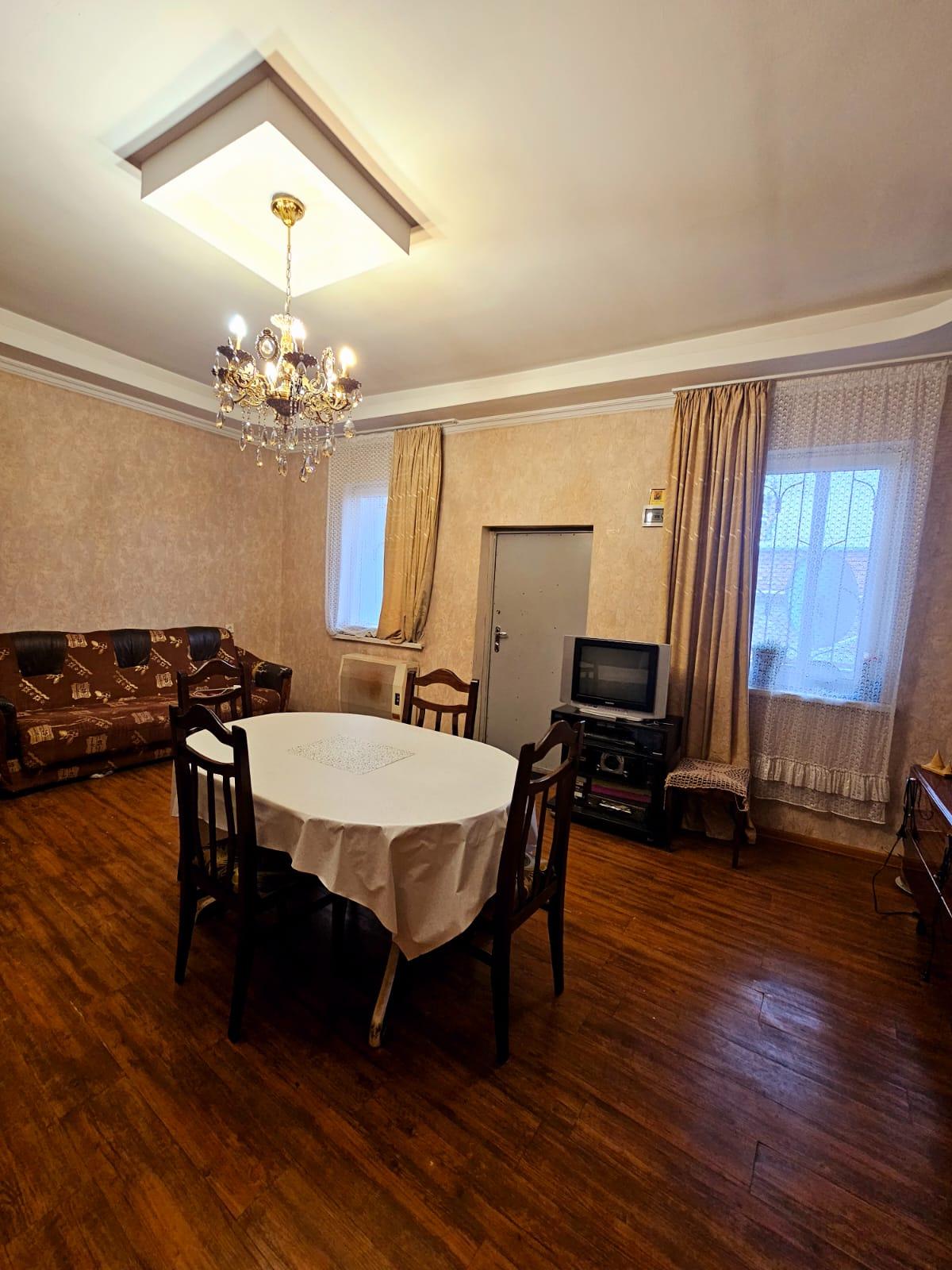 1 yatak odalı daire, Mtatsminda Sokağı