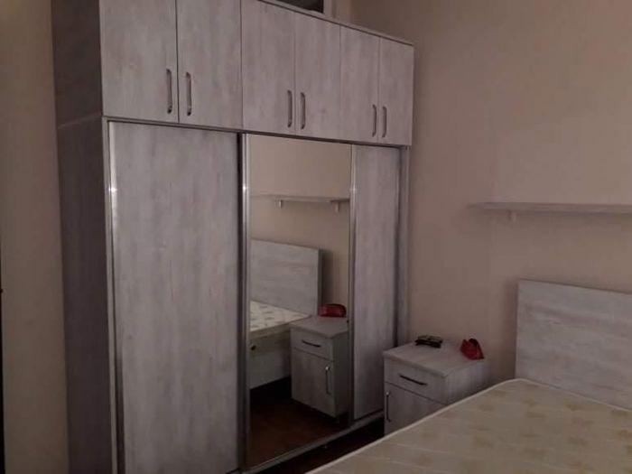 2 yatak odalı daire, Tskneti Yolu