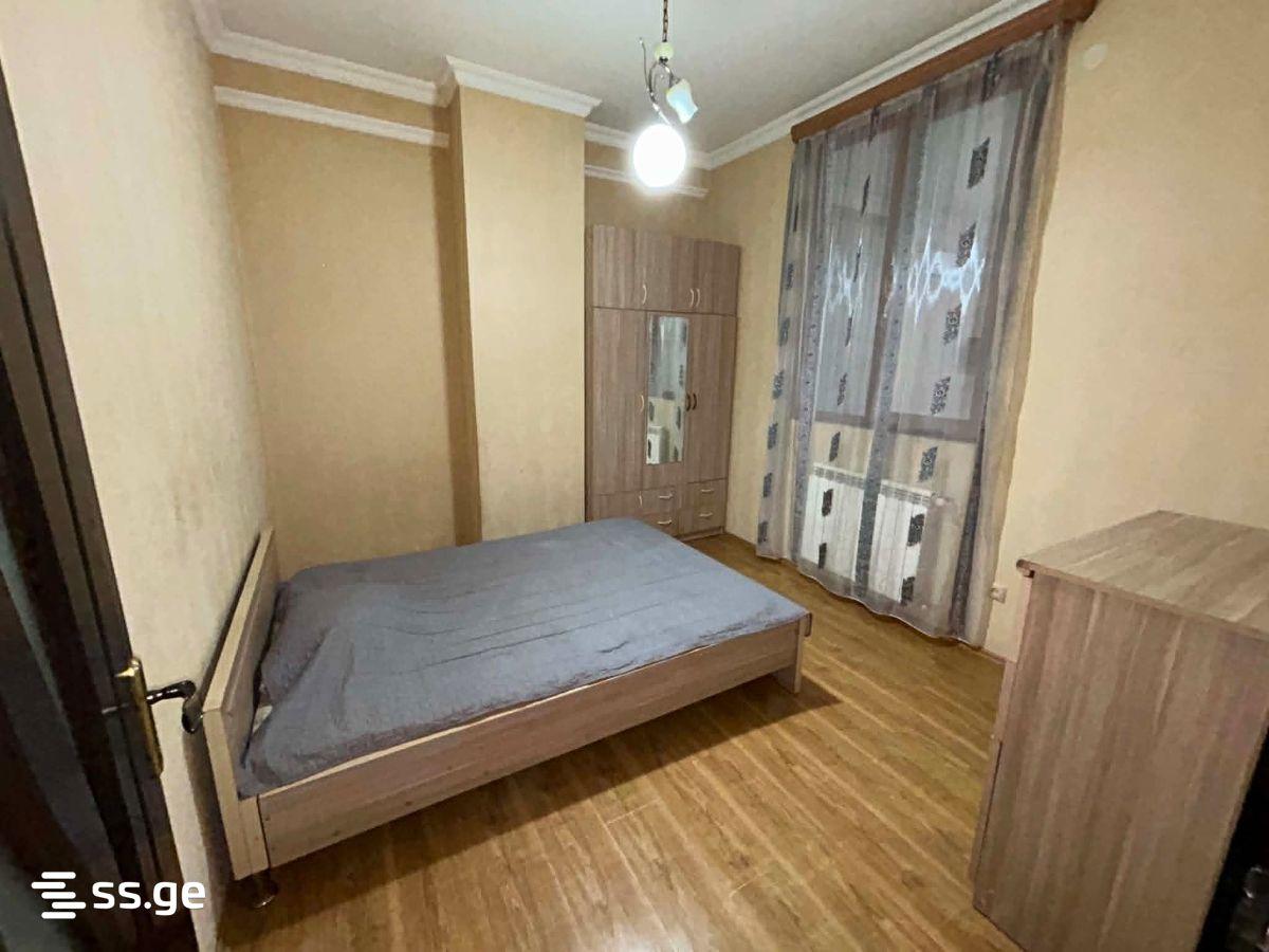 3部屋のマンション、დავით გურამიშვილის გამზირი